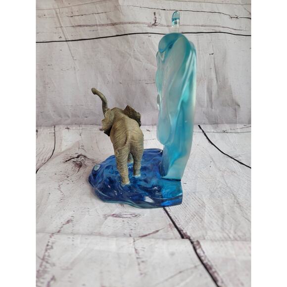 Clearly Elephant/Water Pool Reflection Westland#2638 Giftware Clear Blue Resin - Picture 9 of 11